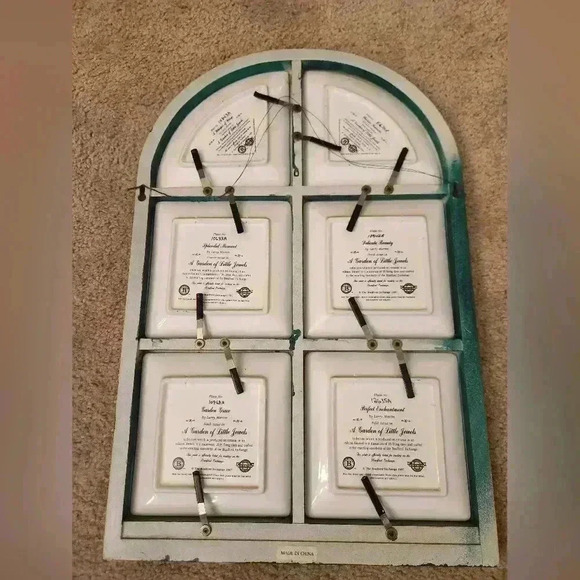 The Bradford Exchange Garden Little Jewels Hummingbird Plates Window Wall Decor - Picture 4 of 6